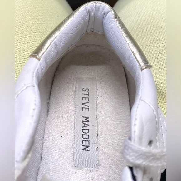 Steve Madden Womens 7M Starling Star White Black Gold Sneakers Sporty Activewear - Picture 16 of 16